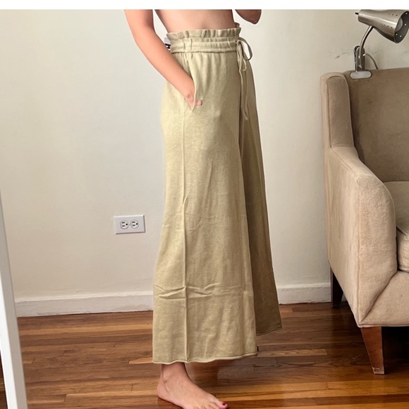 Lunya wide leg crop elastic waist lounge pants in color nutmeg - Picture 3 of 11